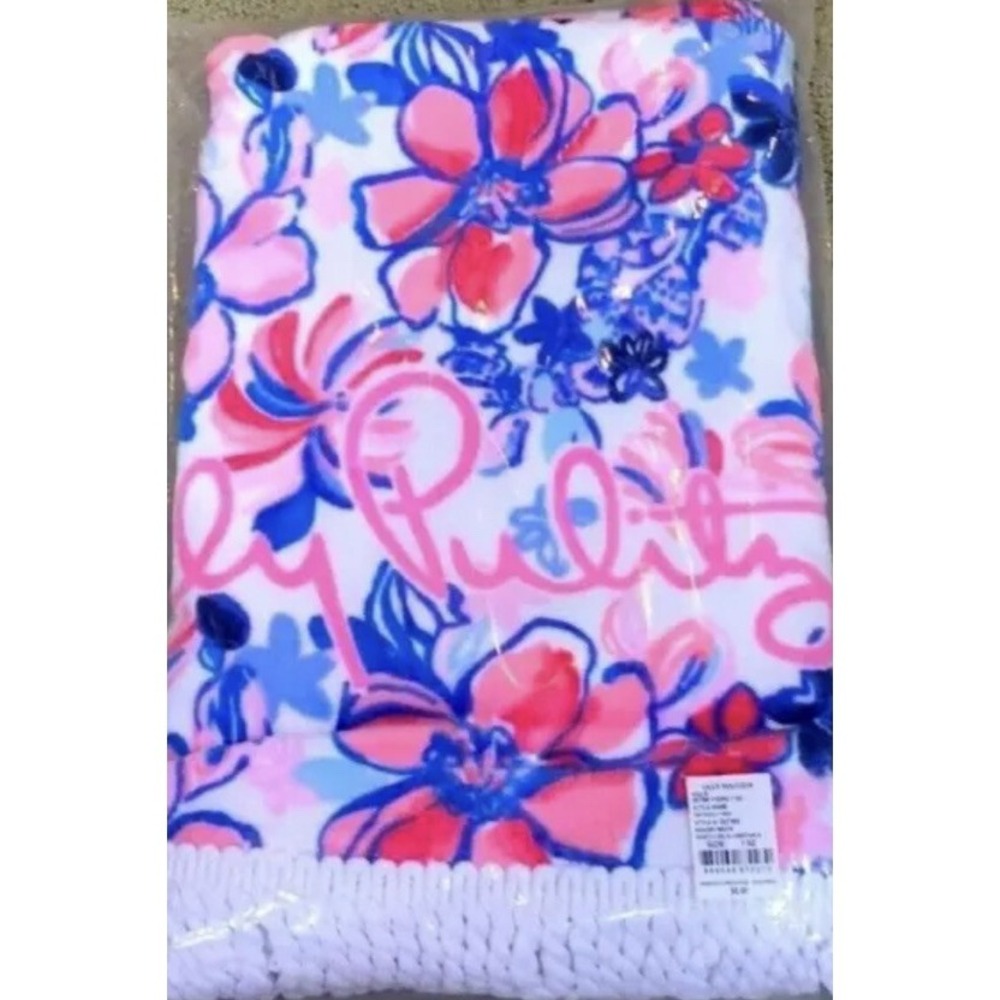 Lilly Pulitzer Beach Towel Party Like a Lobster Pool Floral Summer Red Blue - Picture 2 of 4